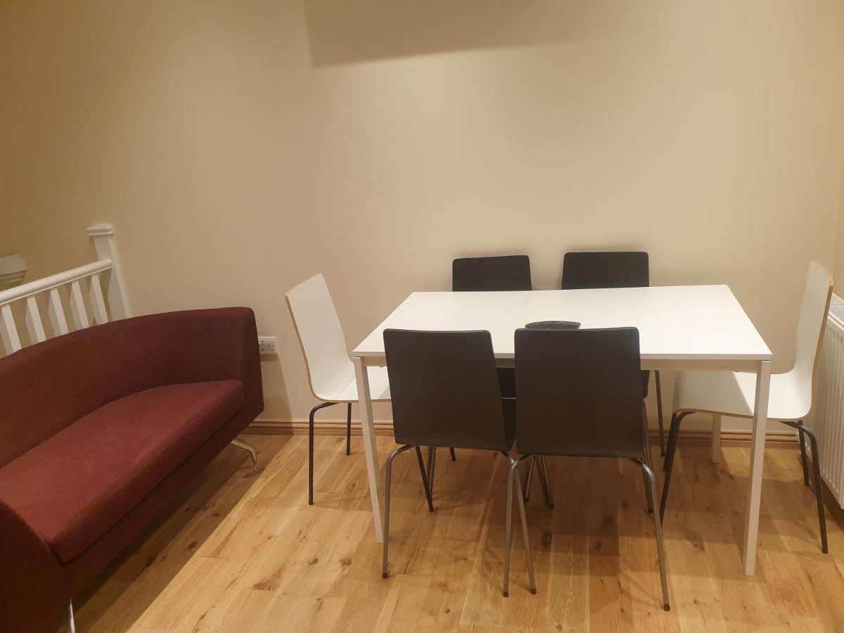 London Luxury 3 Bedroom 2 Bathrooms Flat 1 Min To Redbridge Station Free Parking & Wifi Wanstead Esterno foto